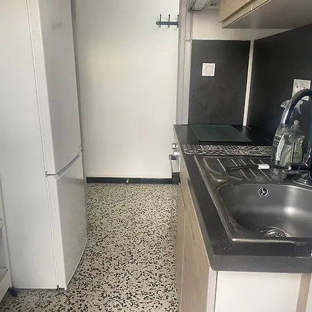 Traversant Avec Parking - 4 Pers. - Fr-1-833-48